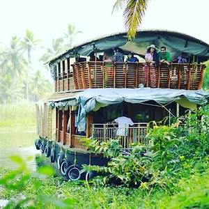 Rajahamsam Houseboat , Kumarakom India